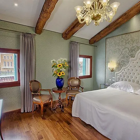 Santa Chiara 4*