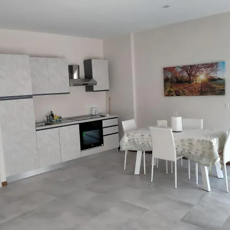 Nic House Apartment *