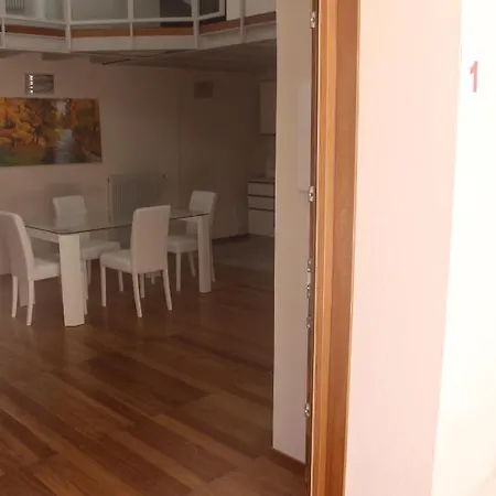 Nic House Apartment *