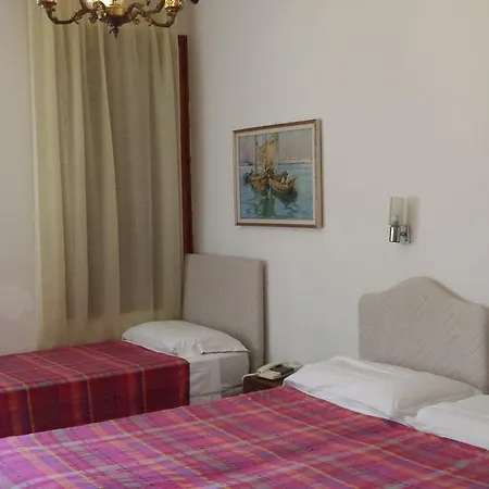 Hotel Iris