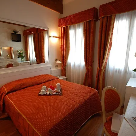 Casanova Fourrooms Πανσιόν