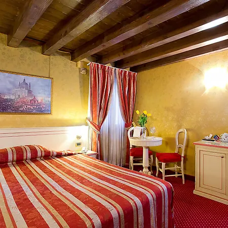 Guest house Ca' San Polo 3*