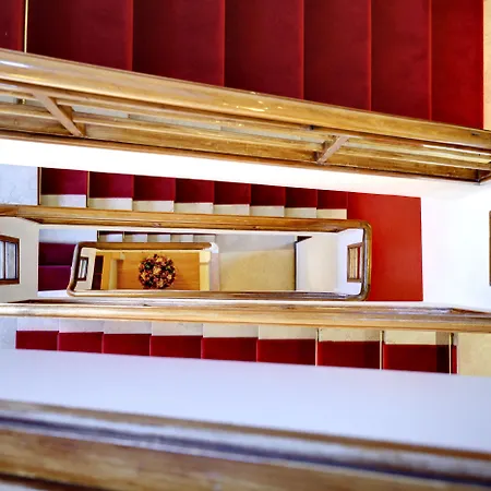 Dona Palace Hotel
