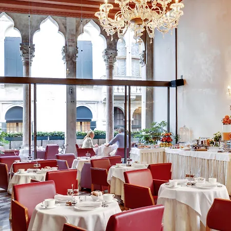 Dona Palace Hotel