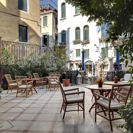 Dona Palace Hotel 4*