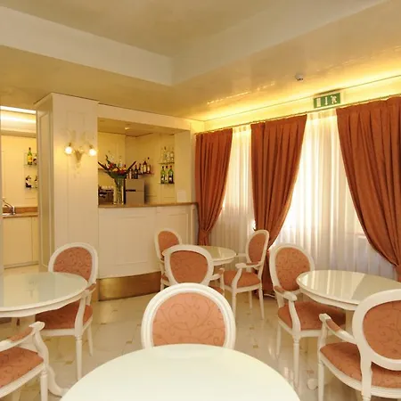 Rosa Hotel 2*