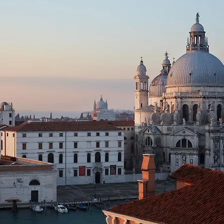 Bauer Il Palazzo Szálloda Velence
