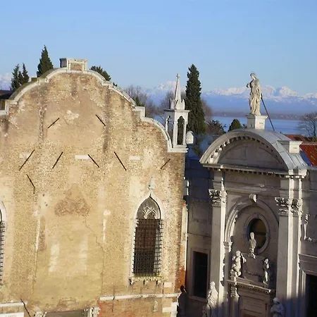 לינה וארוחת בוקר At A Palazzo