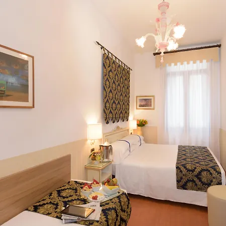 Hotel Unahotels Ala Venezia-adults 16