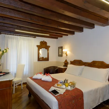 Unahotels Ala Venezia-adults 16