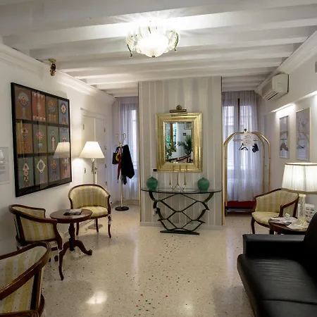 Hotel Antigo Trovatore 3*