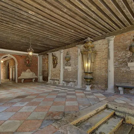 Doge Stair, Gorgeous - Bbc Grand 2024 Tour Recorded Here! شقة *