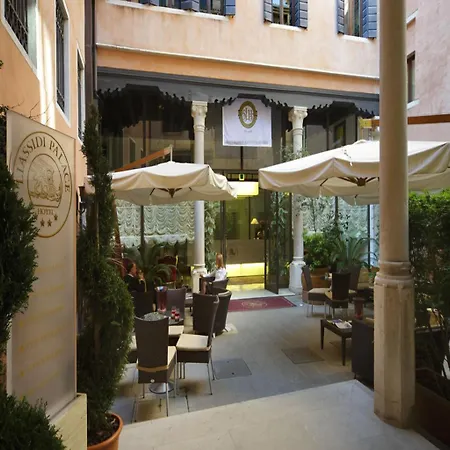 Liassidi Palace Venecia