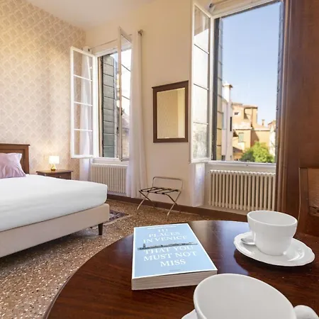 Residenza Centopietre - Dorsoduro By Wonderful Italy Apartment *