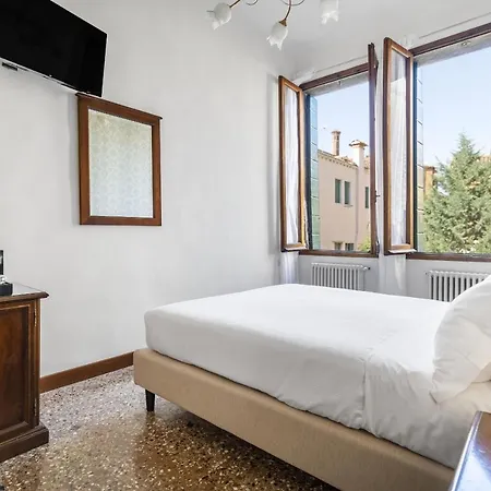 Residenza Centopietre - Dorsoduro By Wonderful Italy Apartment *