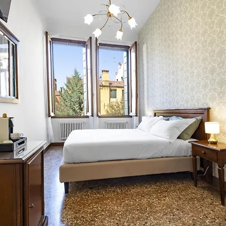 Residenza Centopietre - Dorsoduro By Wonderful Italy Venice