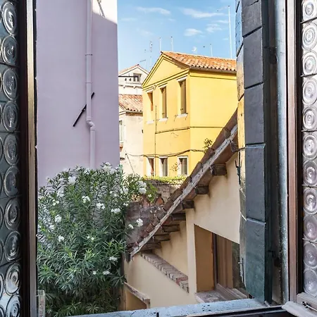 Residenza Centopietre - Dorsoduro By Wonderful Italy *