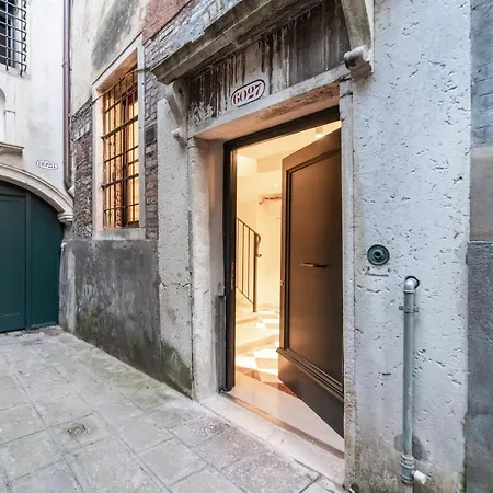 Palazzo Miracoli Venetië