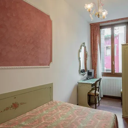 Hotell Al Sotoportego Venedig
