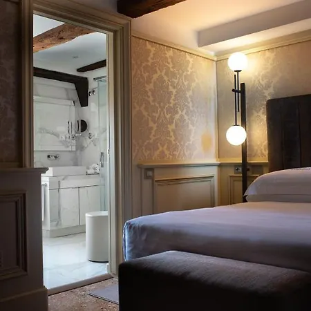 Eight Venezia Hotel