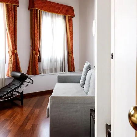 Casanova Fourrooms Πανσιόν