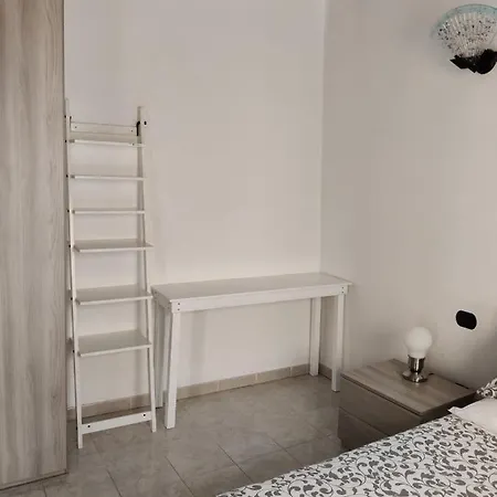 Apartment Lista *