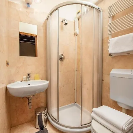 Anzolo Palace - & Guest house 2*