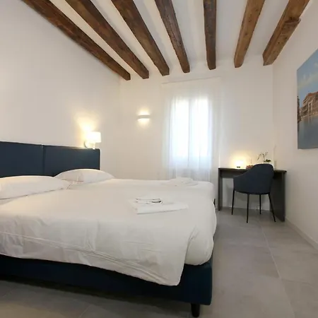 Modern Art Apartment Venice