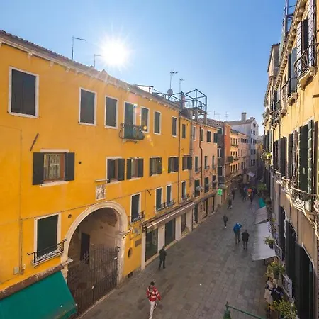 Rialto Bridge Luxury Venice