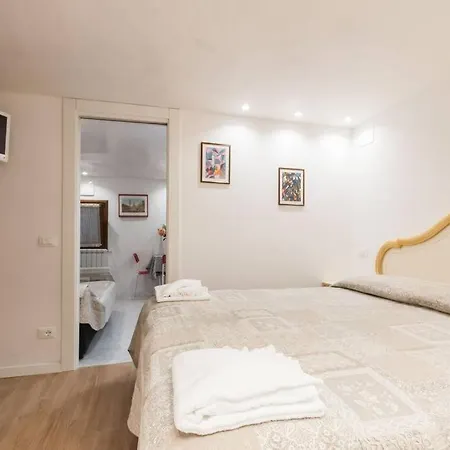 Ca'mariagrazia Flat In With Private Patio Appartement