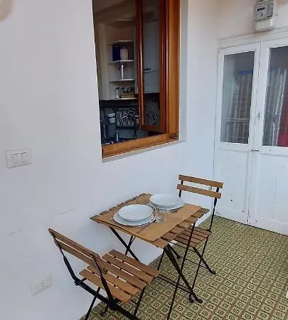 Calle San Giacomo Apartment *