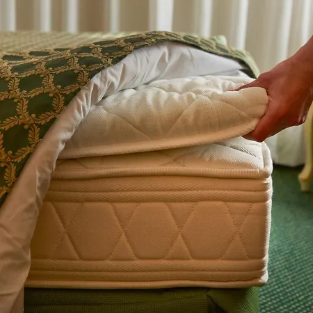 Hotel Commercio & Pellegrino 3*