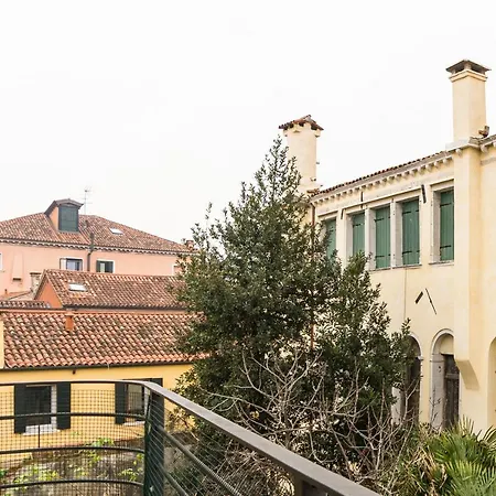 Ca' Degli Antichi Giardini 2*