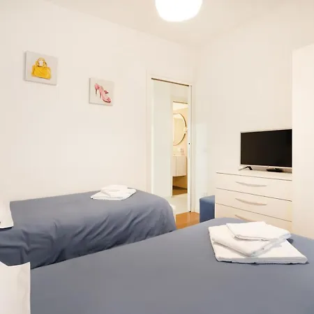 Ca' Degli Antichi Giardini Aparthotel 2*