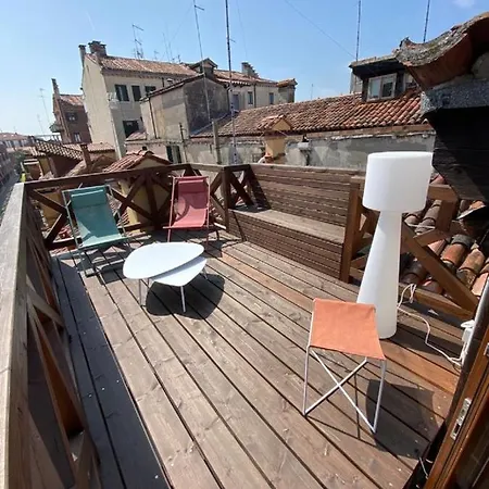 Apartment Casa Virginia Direct At The Canal Cannaregio With Own Roof Terrace