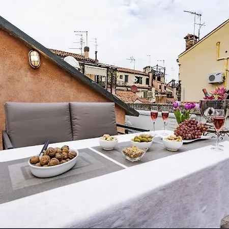 Rooftop San Marco Apartment Venice