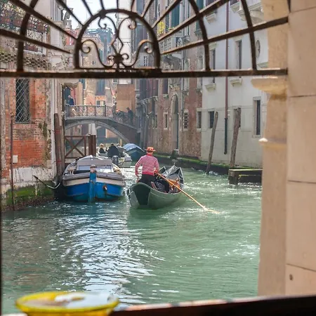 Casa Flavia Ai Morosini - Luxury With Canal View Holiday home Venice