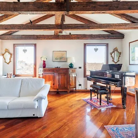 Maison d'hôtes Le Mansarde Deluxe *