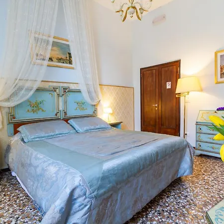 Bed & Breakfast Art Dreams 3*