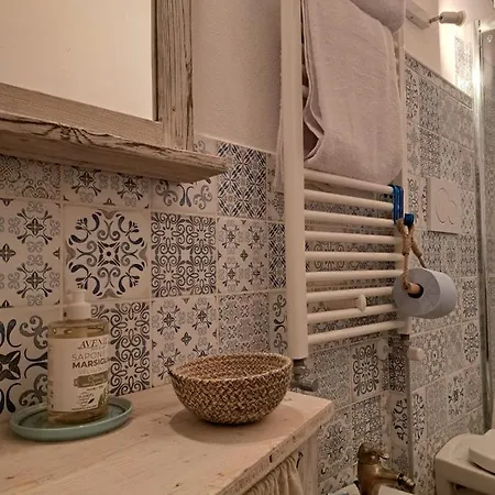Kristj's Art Apartment