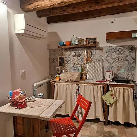 Kristj's Art Apartment *