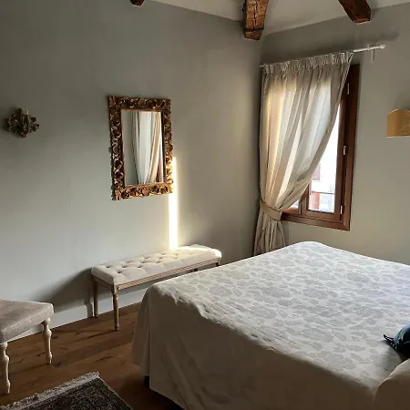 Apartment Casa Virginia Direct At The Canal Cannaregio With Own Roof Terrace