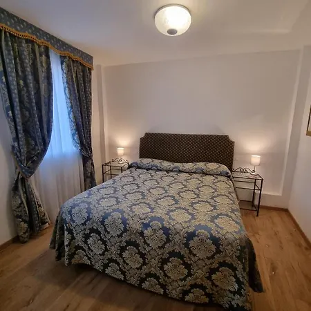 Casa Peron * Venice