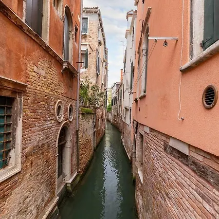 Loft San Stae 18.27 *