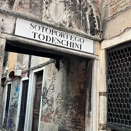 Guest house Two Steps From Rialto *