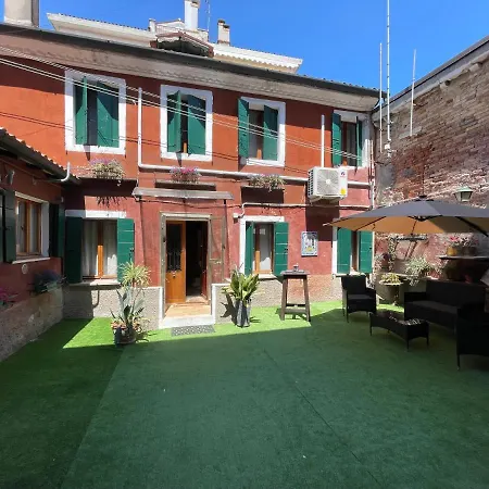 King's Garden Guest house *
