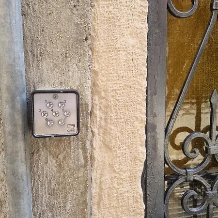 Casa Peron * Venice