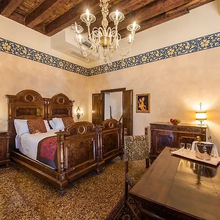 Palazzo Priuli Hotel 4*