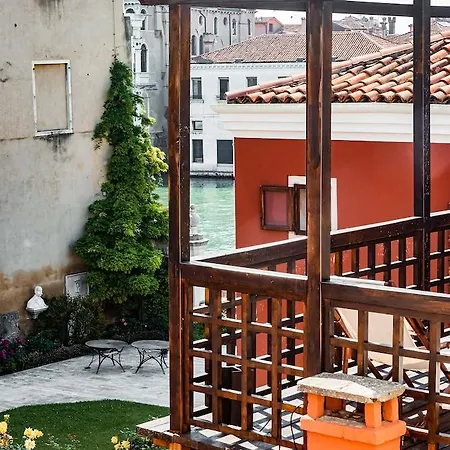 Hotel Dei Dragomanni