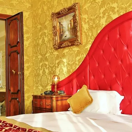 Hotel Pesaro Palace 4*